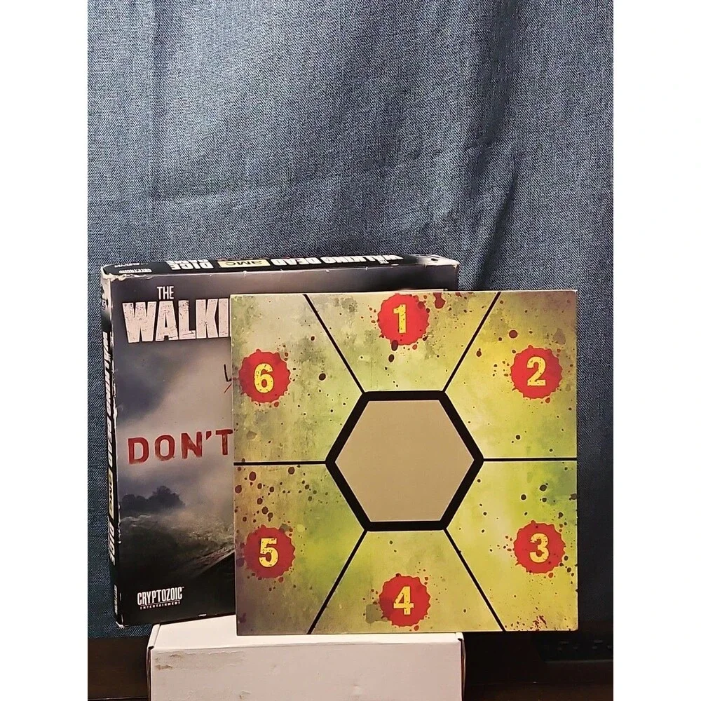 The Walking Dead: Don't Look Back Dice Game | AMC Cryptozoic | Rick Daryl